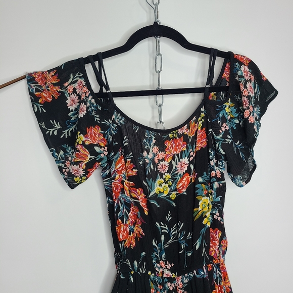 Band Of Gypsies Short Sleeve Top Shorts Scoop Romper Floral Black Red X-Small - Picture 10 of 12